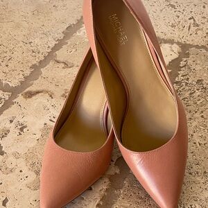 NEW! Michael Kors Blush Pink Heels never worn size 7.5